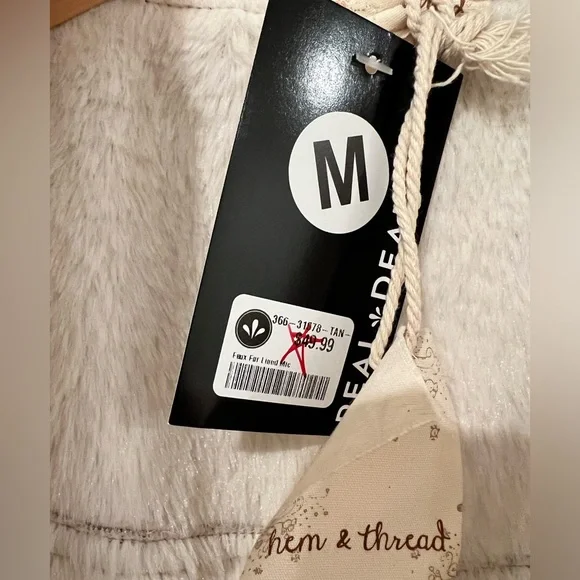 NWT Hem & Thread Vest. - Picture 6 of 6